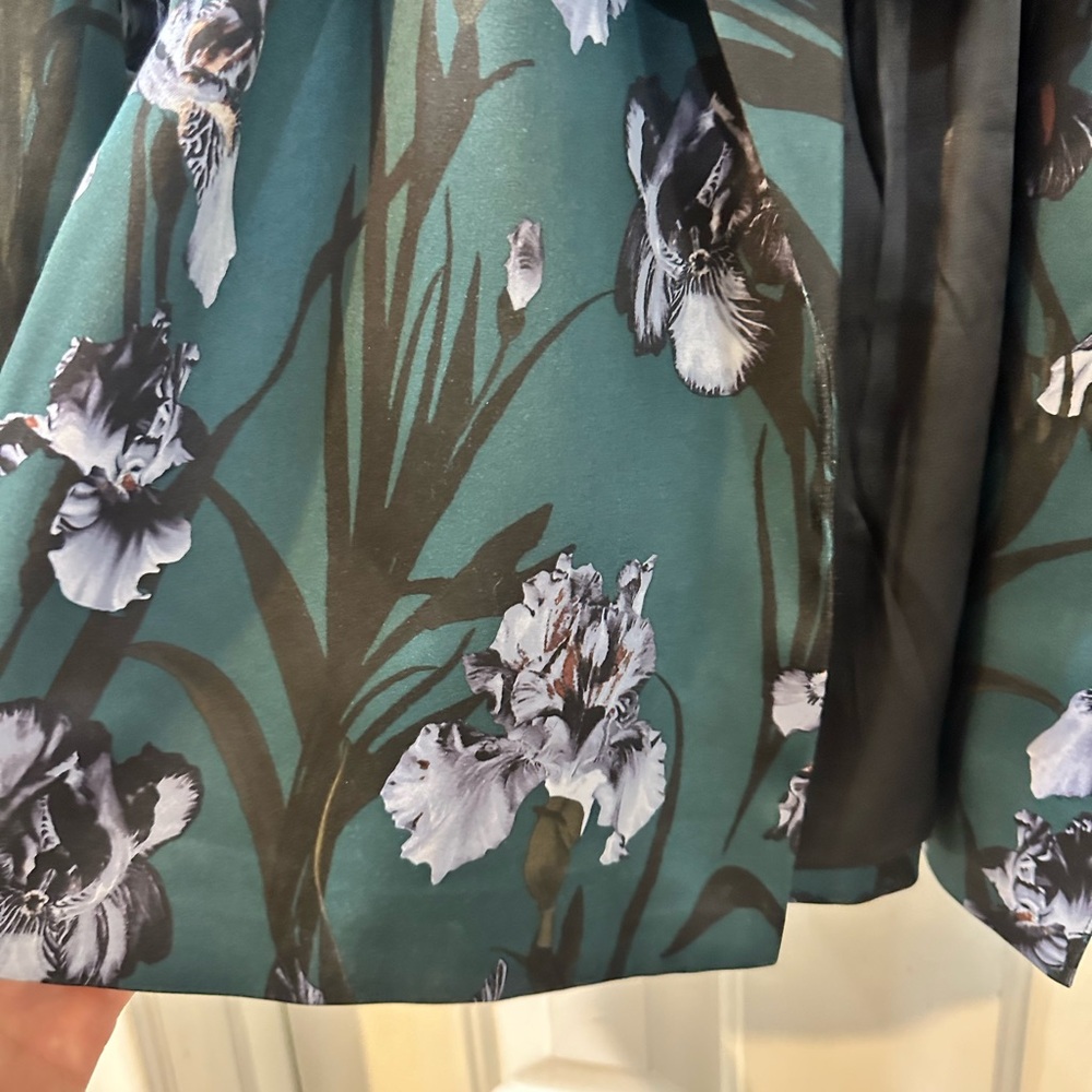 Beautiful Green Floral Satin Belted Blazer - Picture 3 of 5